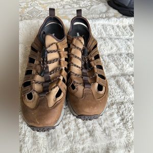 Men’s Merrell slip ons